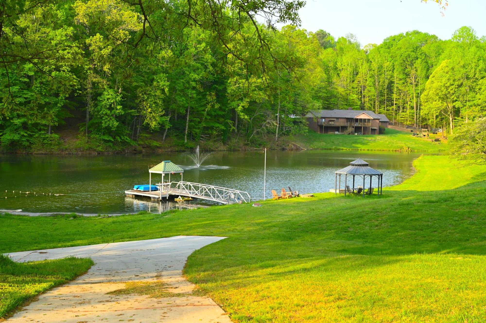 Southern Home And Fishing Lake. Gainesville Esterno foto